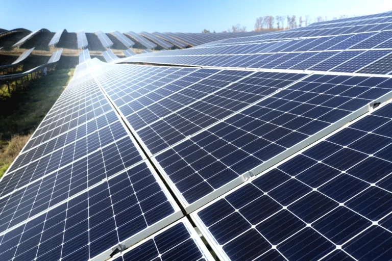 Comment la France peut combler son retard solaire et économiser sur l'énergie