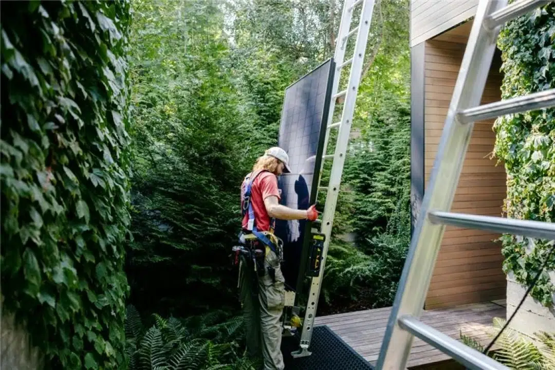 En 2025, l’autoconsommation solaire s’impose : pourquoi faire confiance à SolarChoc pour votre kit solaire
